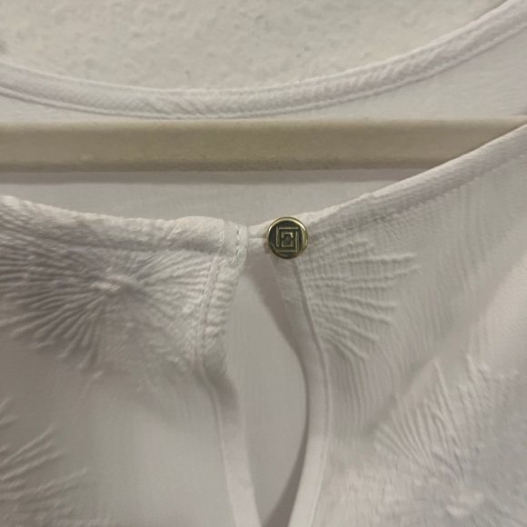 Liz Claiborne White Textured Blouse | Bell Sleeve Top | Size 1X - Picture 9 of 15